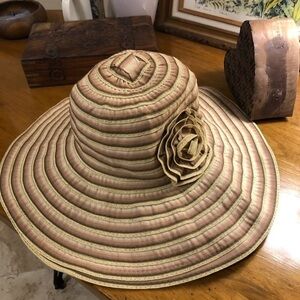 D&Y Beach rosette flower floppy hat